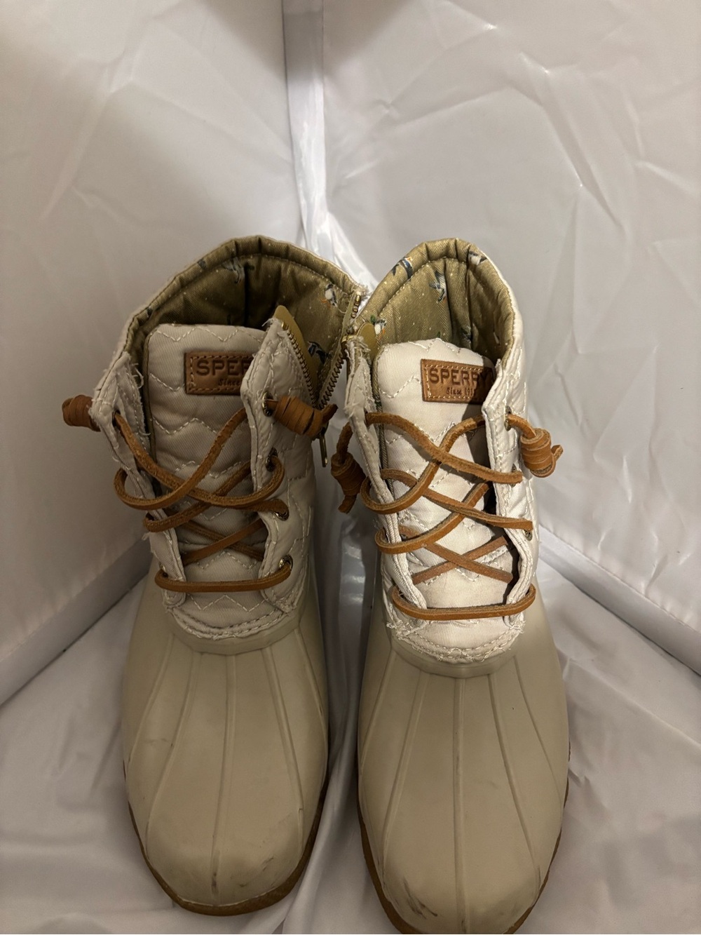 Sperry women Beige Duck Boots with Tan Laces